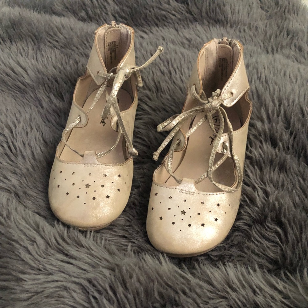 Girls shoes